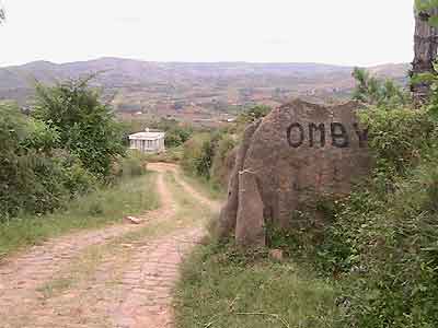 pierre levée "omby"